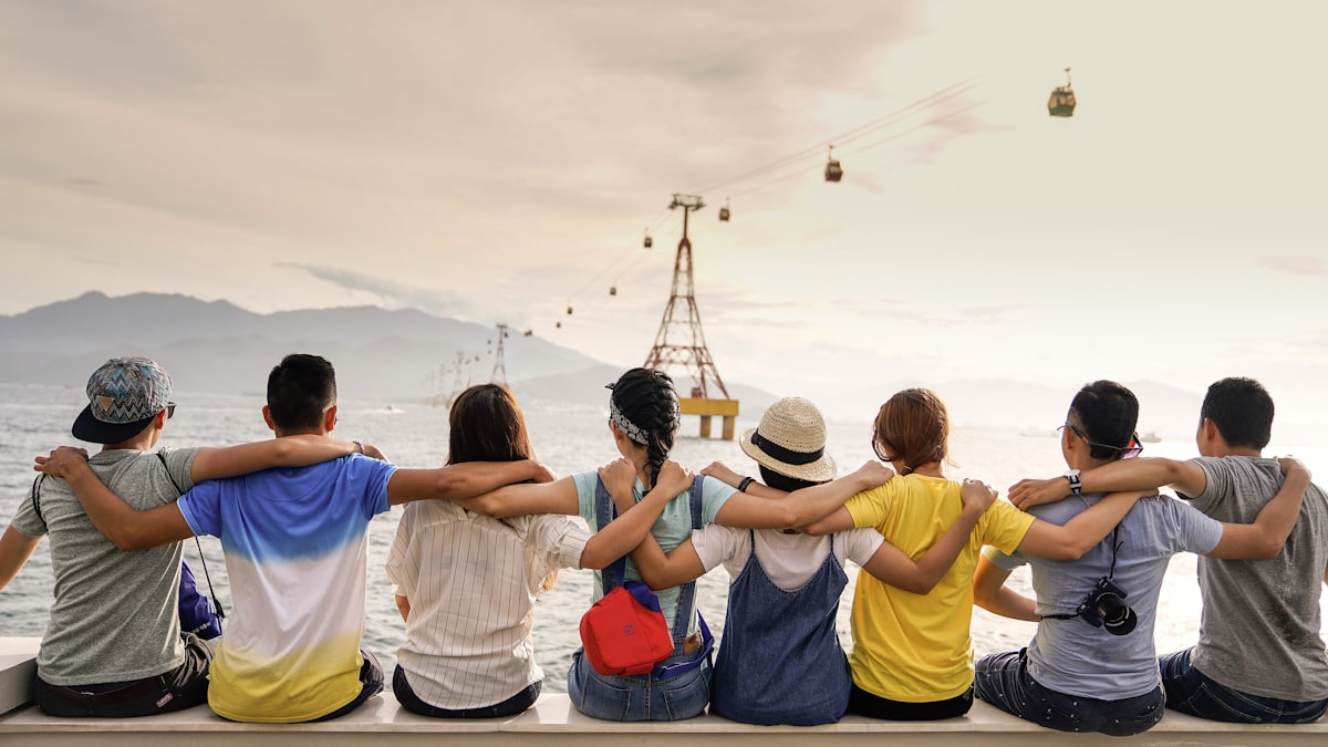 Grupo disfrutando actividades al aire libre